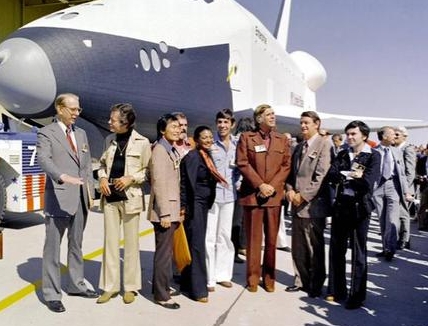 Junto al elenco de "Star Trek" en una de las tantas actividades de NASA